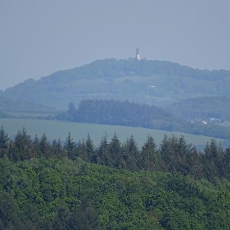 לוסהיים Ferienhaus Schaumbergblick מראה חיצוני תמונה