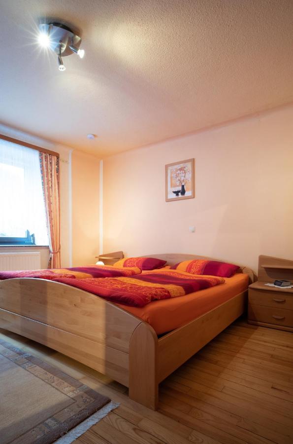 לוסהיים Ferienhaus Schaumbergblick מראה חיצוני תמונה