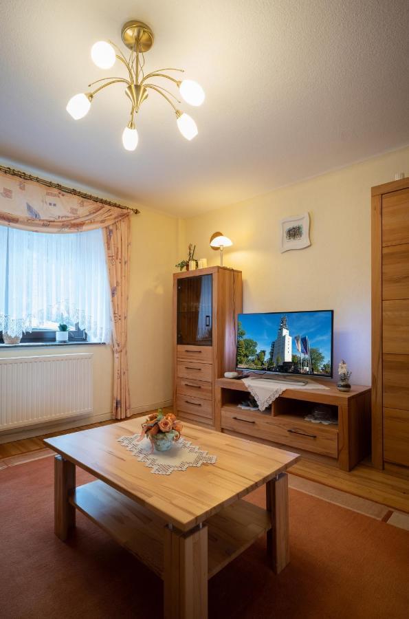 לוסהיים Ferienhaus Schaumbergblick מראה חיצוני תמונה