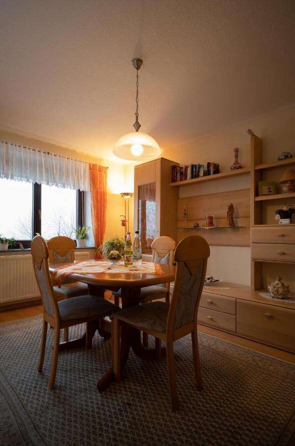 לוסהיים Ferienhaus Schaumbergblick מראה חיצוני תמונה
